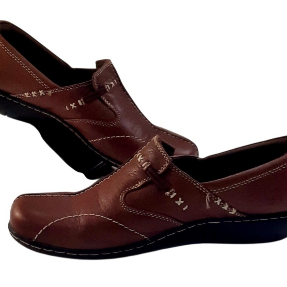 Clarks Bendables Sixty Delta Loafer Womens Brown Leather Slip On Shoes Sz 8.5 M - Picture 2 of 5